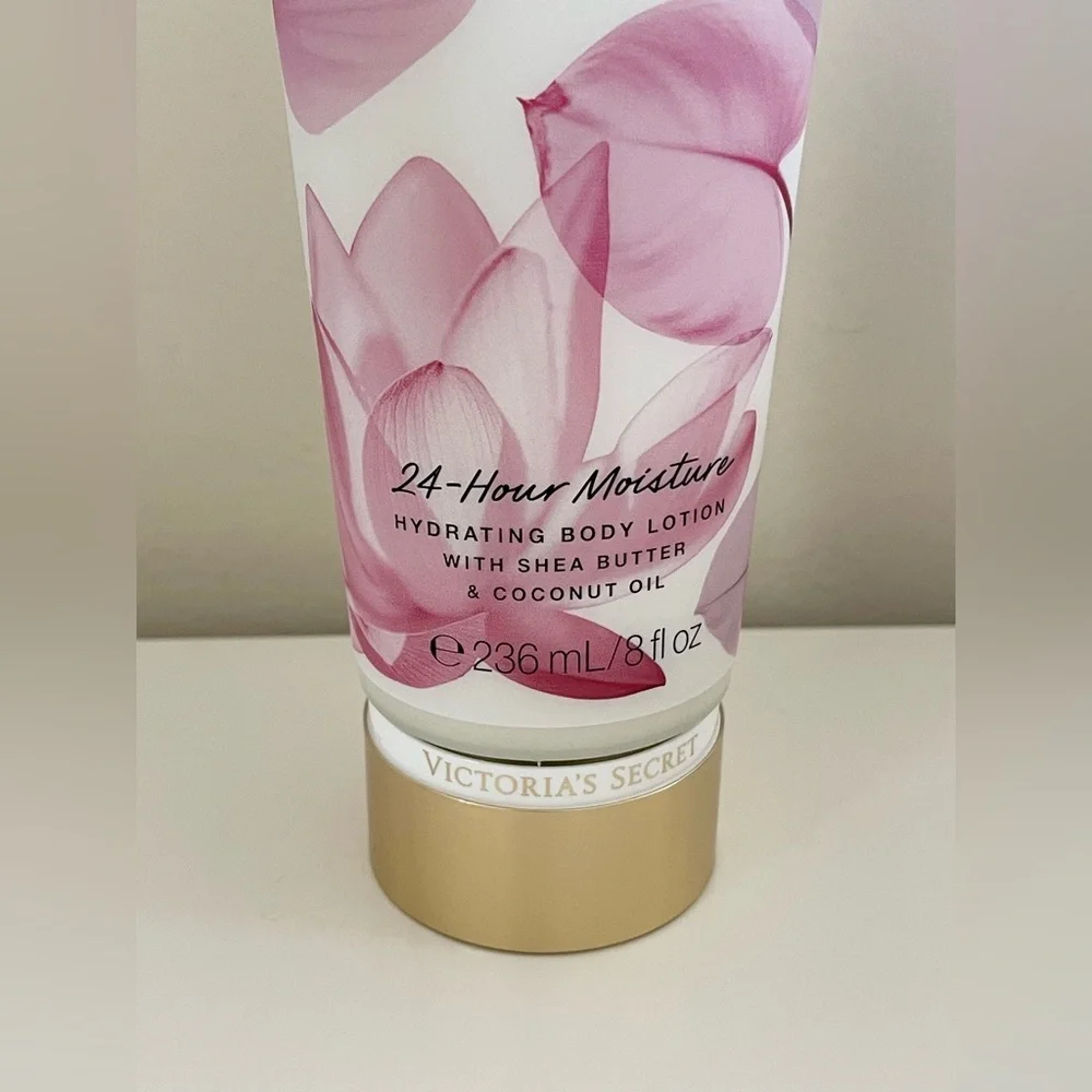 Victoria's Secret Pomegranate & Lotus 24-hour Moisturize Hydrating Body Lotion